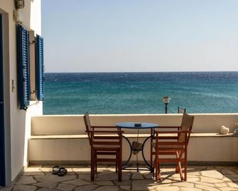 Fabio Studios - Tinos - Balcón