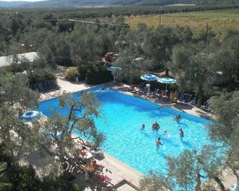 Residence Baia Del Gallo - Vieste - Pool