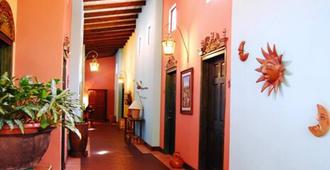 Hotel Portal Del Angel - Tegucigalpa - Hallway