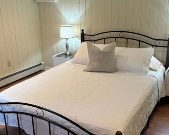 Charming 3-bedroom house. - Cortlandt Manor - Bedroom