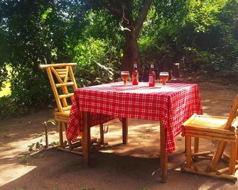 Selous Adili Forest Camp - Kwangwazi - Patio