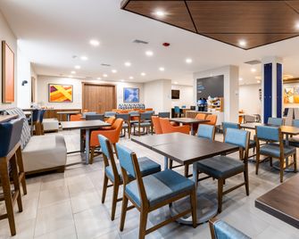 Holiday Inn Express Van Nuys By IHG - Van Nuys - Restaurant