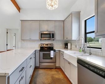 Secluded Wimberley Creekfront Home | Hot Tub, Fire Pit & Hill Country Views - Wimberley - Kuchyň