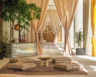 Wom Beach Pod Hotel -By Wom Pod Chain - Tel Aviv - Lobi