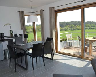 Gîtes & Tiny houses Les Hauts de Toulvern - Baden - Dining room