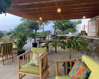 La Fora Ecolodge - Sao Filipe - Patio