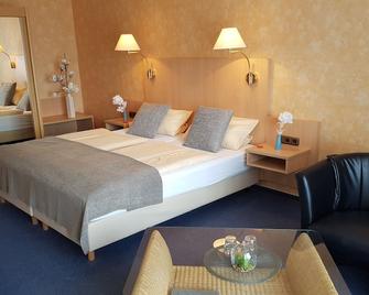 Hotel Vier Linden - Kellenhusen - Спальня