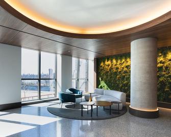 Blueground | Greenpoint, pool & w/d, nr park - New York - Hành lang