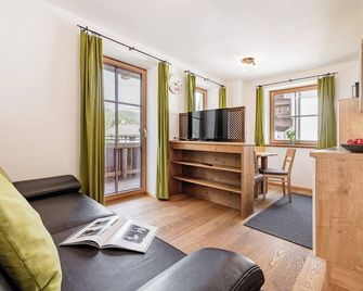 Myalps MÜhlhof Inklusive Sauna - Oetz - Σαλόνι