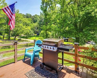 Bryson City Home with Deck about 1 Mi to Fontana Lake - Bryson City - Balcony