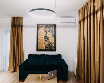 Gaudi Accommodation - Cluj Napoca - Living room