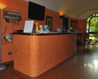 Hotel Sporting - Campagnola Emilia - Рецепція