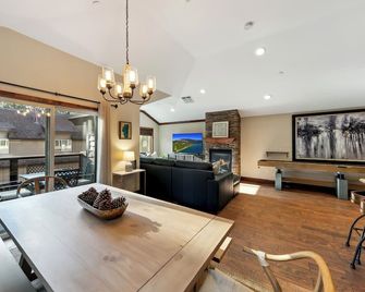 Tahoe Woods #304: Stateline Gondola Modern - South Lake Tahoe - Dining room