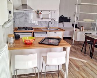 Relax in the olive trees - 5km from the center and from the beaches - Appartamento Oliva - Imperia - Küche