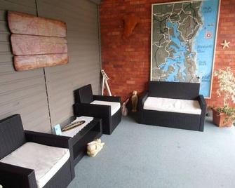 Black Swan Waterfront Motel - Swansea - Sala de estar