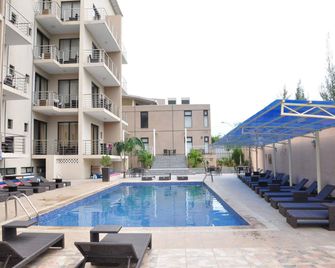 NAF Conference Centre and Suites - Abuja - Zwembad