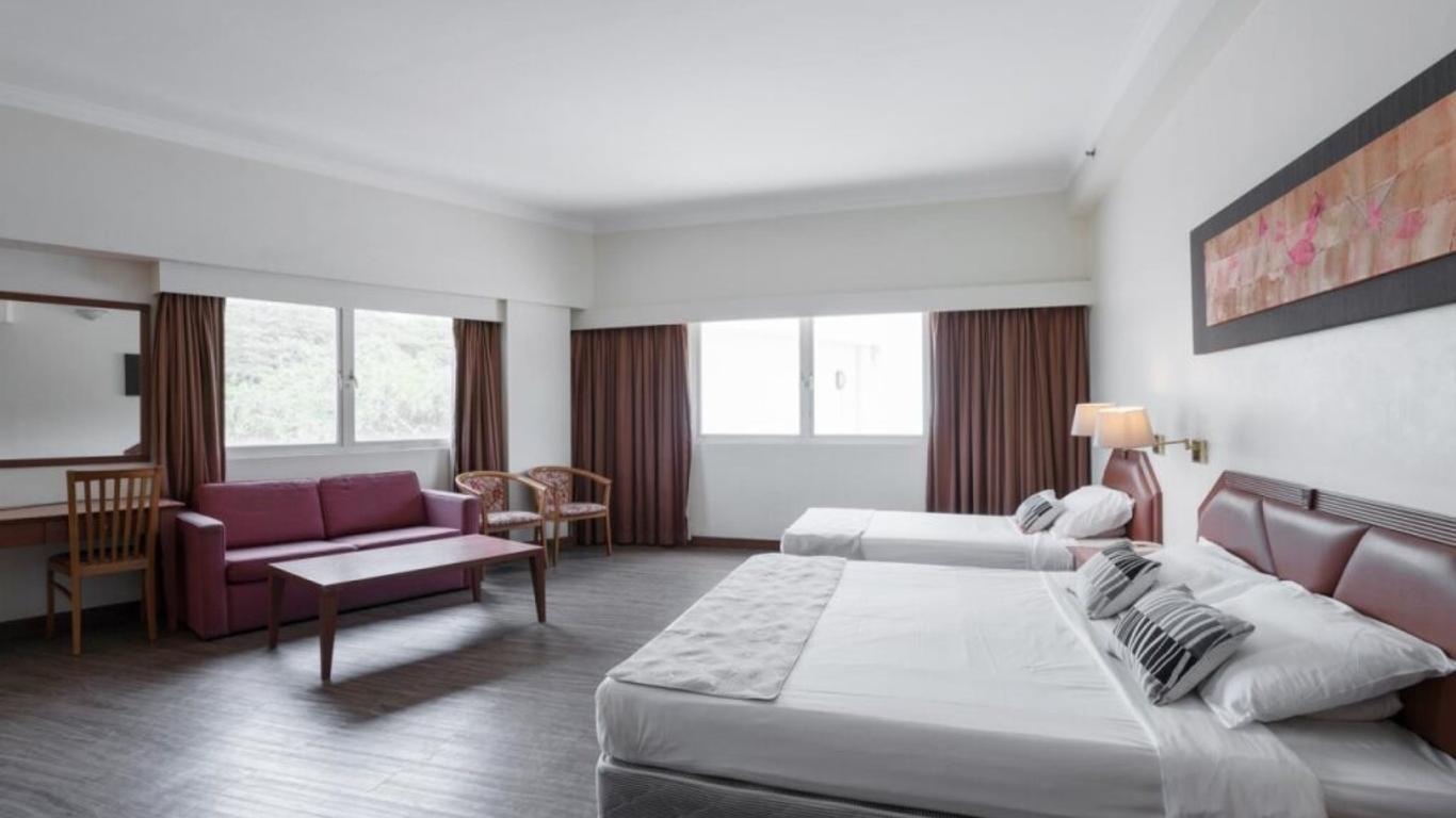 Hotel 81 Tristar