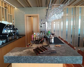 Senseana Sea Side Resort & Aquadventure - Χερσόνησος - Bar