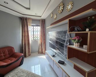 Come and experience home away from home in a serene environment. - Accra - Living room