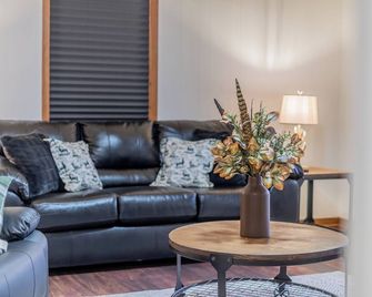 Cozy Cabin Getaway in Pierce County GA - 블랙쉬어 - 거실