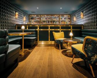 Eleven Revelstoke Lodge - Revelstoke - Salónek