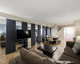 Svs: Renovated 2 Bedroom Center Strip At Jockey Club - Las Vegas - Sala de estar