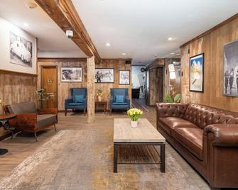 Grey Bonnet Inn - Killington - Sala de estar