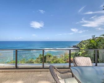 Oceanfront Condo with 2 Lanais, Walk to Beach! - Princeville - Balcony