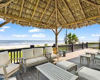 Top Shelf Crystal Beach Home home - Crystal Beach - Balkon