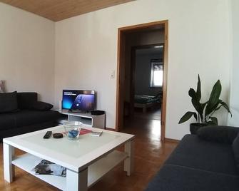 Fewo Fischer - Göppingen - Wohnzimmer