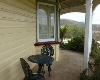 Claremont Farmhouse - Derby - Patio