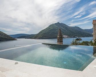 Monte Bay Retreat - Adult Only - Perast - Piscina