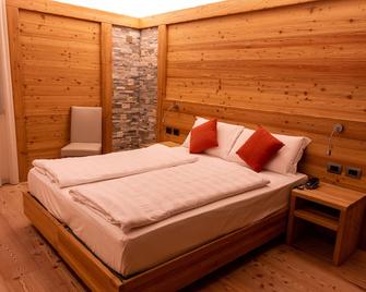 Alpen Garten Hotel Margherita - Rumo - Camera da letto