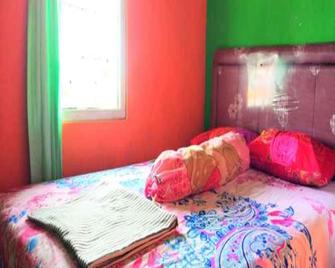 Anggun Homestay - Banyuwangi - Bedroom