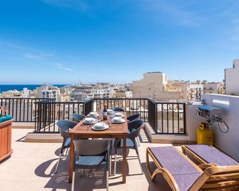 Seashells Sea View Penthouse with private Hot Tub & large sunny terrace with stunning views - by Getwaysmalta - Bugibba - Balcony