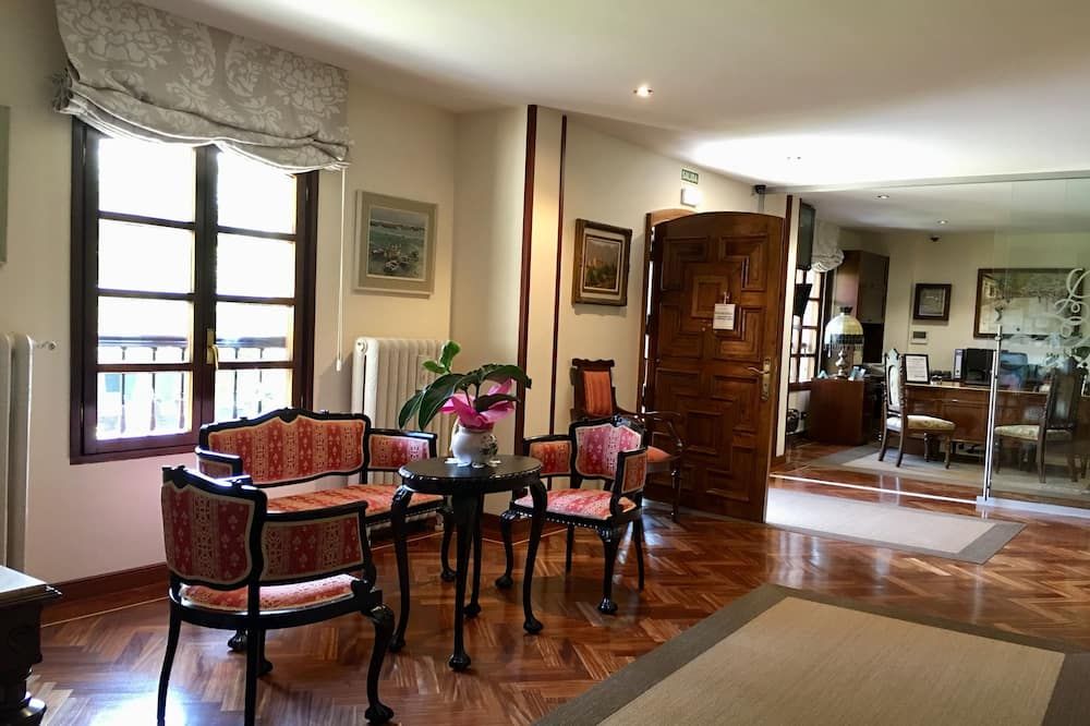 هوتل لا أركويرا