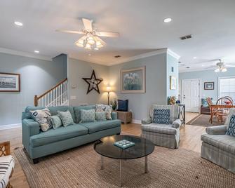Ideal Location! Perfect for Graduations and Lowcountry Getaways! - Port Royal - Sala de estar