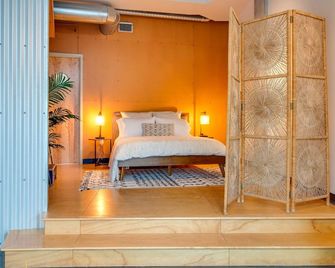 Two Bedroom Loft In Trendy Gulch! - Nashville - Bedroom