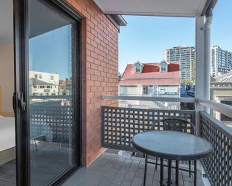 Spring Hill Inn - בריסביין - מרפסת