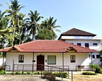 Sadhoo Inn - Kannur - Building