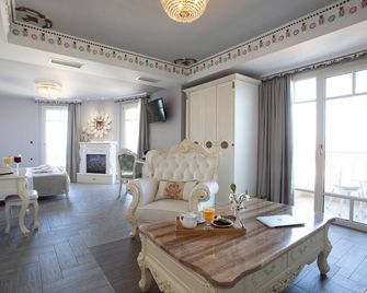 Wellness Santa Hotel - adults plus12 - Néoi Epivátes - Habitación