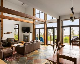 Black Rock Ridge - Ucluelet - Living room