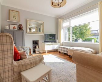 GuestReady - Tranquil Retreat in Kimmage - Dublin - Huiskamer