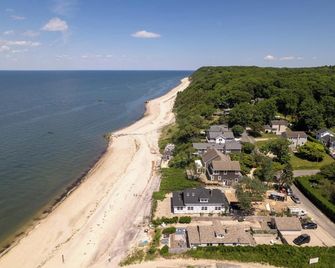 Luxury Beach Cottage: Wineries, Shopping & The Hamptons - Wading River - Beach