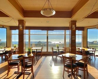 أوشنفرونت لودج - كرسسنت ستي - مطعم