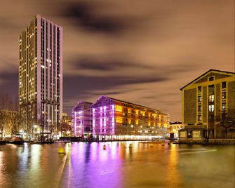 Holiday Inn Express Paris - Canal De La Villette By IHG - Parigi - Edificio