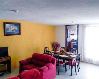 House 20 Minutes To Downtown With Gararge - Pachuca - Living room