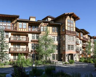 1205B - Double Queen Standard Eagle Springs West condo - Solitude - Budova