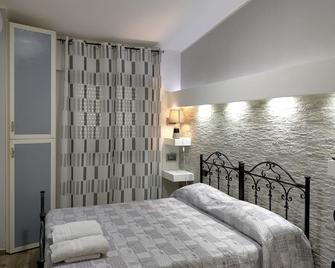 Re Mare B&B - Crotona - Habitación