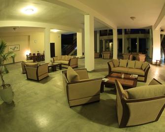 Marina Pasikudah Beach Hotel - Kalkudah - Area lounge